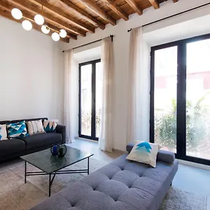 Apartment Tour Apartment- Elegance & Confort In The Historic Center, Malaga